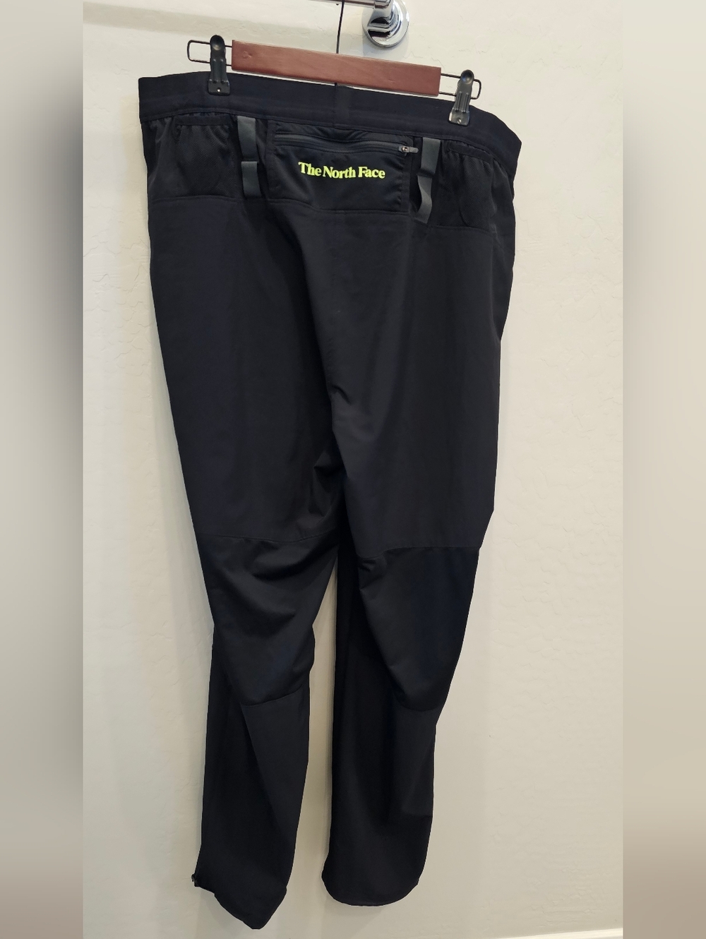 The North Face Men’s Black Joggers with Neon Graphic  Trailwear OKC - Picture 8 of 11